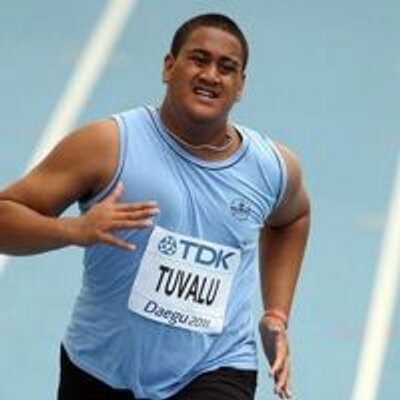 Sogelau Tuvalu, a shotputter from American Samoa, entered the 100-meter dash at the 2011 World Championships in Athletics because there were no registration requirements.  He finished four seconds behind the second-slowest runner at 15.66 seconds.  Presumably, neither feature selection scheme would identify Tuvalu as a great runner.  ([Source](https://pbs.twimg.com/profile_images/1519268333/sogelau_400x400.jpg)\)